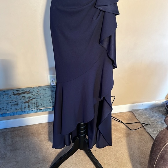 Betsy and Adam size 6 Navy Maxi Formal Dress - Picture 4 of 9